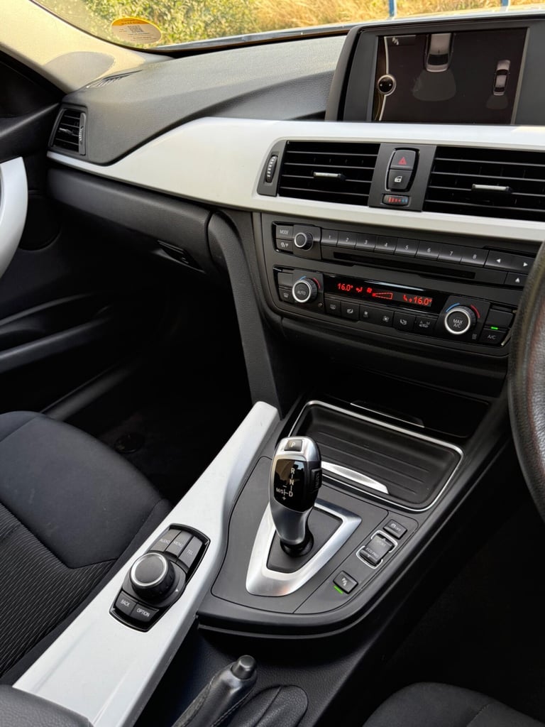 BMW 3 Series 2.0 320i SE Auto xDrive Euro 5 (s/s) 4dr Petrol Automatic