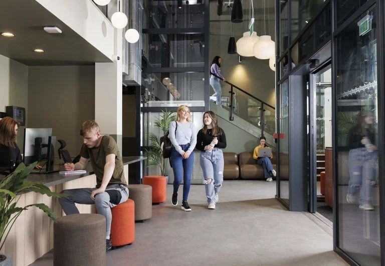 Tenant Replacement Needed for Great Studio New Medlock House for Students