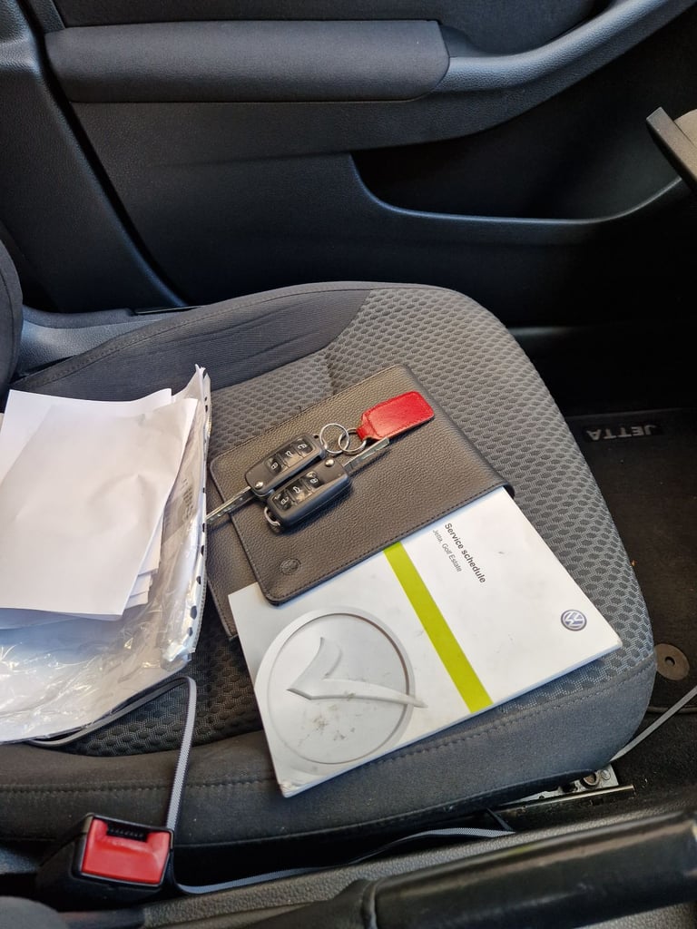 Volkswagen, JETTA, Saloon, 2011, Manual, 1598 (cc), 4 doors
