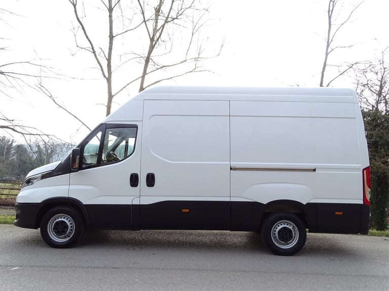 2021 Iveco Daily 2.3D HPI 14V 35S 3520 Panel Van 5dr Diesel Manual MWB High Roof Euro 6 (s/s Pane...