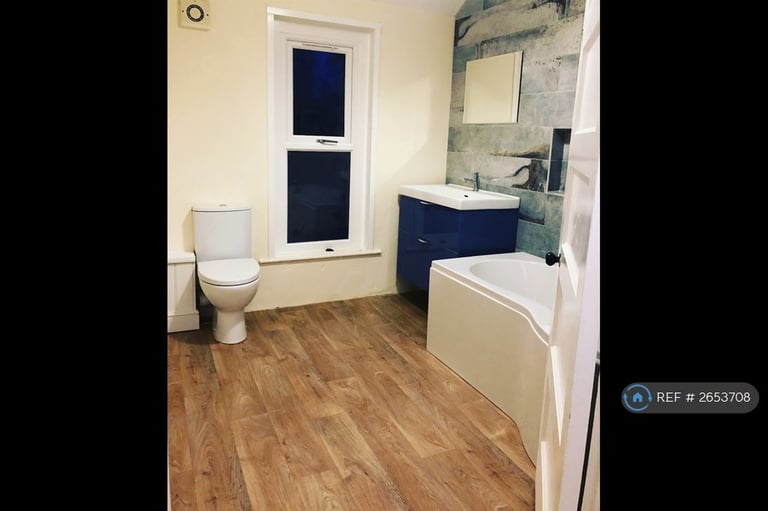 5 bedroom house in Ash Street/Church Road, Wrabness, CO11 (5 bed) (#2653708)