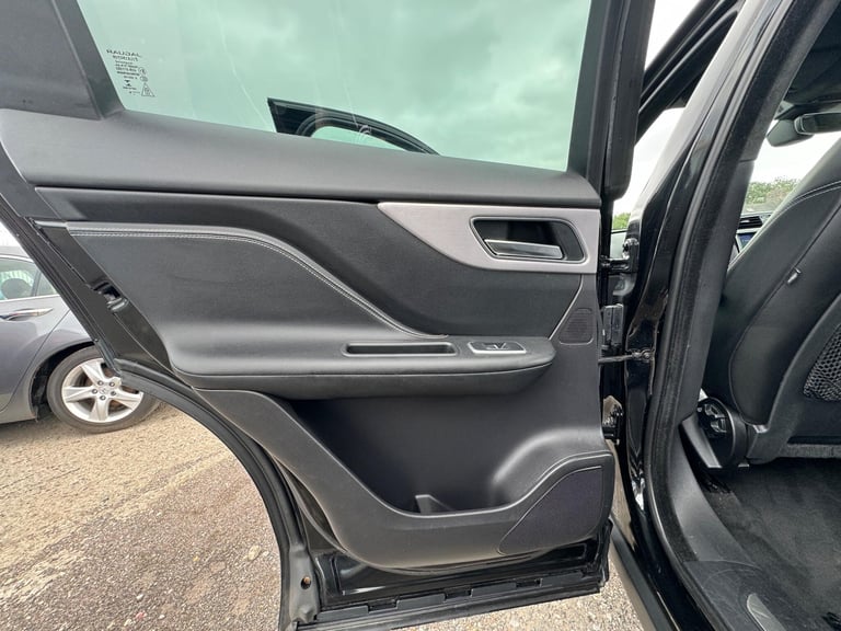 2019 Jaguar F-Pace 2.0d R-Sport 5dr Auto ESTATE DIESEL Automatic