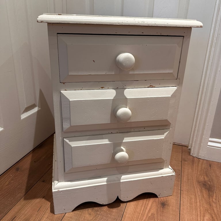 Solid Country Pine Bedside Cabinet Table 3 Dovetail Drawers Cream CHIPPED Paint