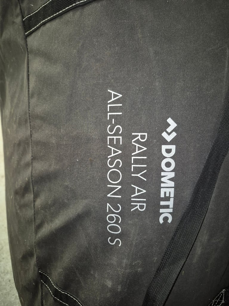 Dometic Rally inflatable awning.