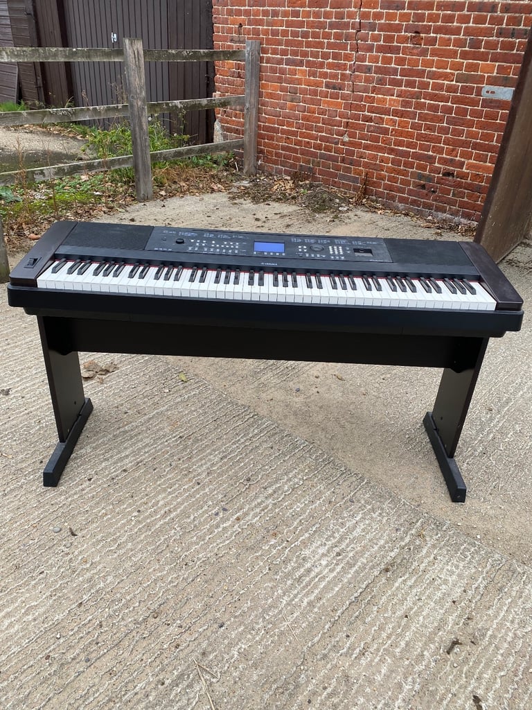 Yamaha Keyboard