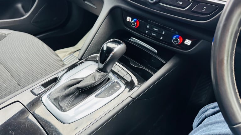 2017 Vauxhall Insignia SRI NAV 5-Door Diesel