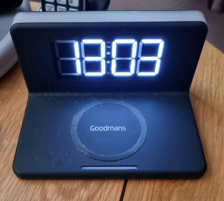 Goodmans Qi Wireless Charging Alarm Clock
