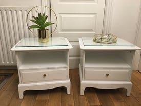 Pair Of Gorgeous White Stag Minstrel Bedside Cabinets With Glass & Gold Handles