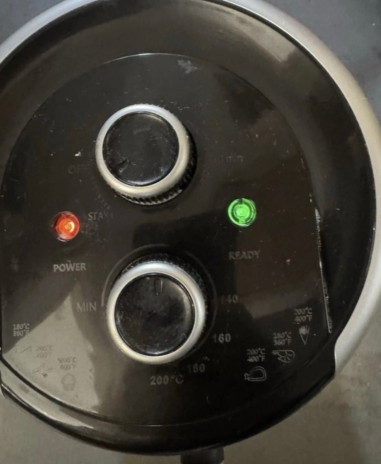 MO Farah Health 2L Compact Air Fryer