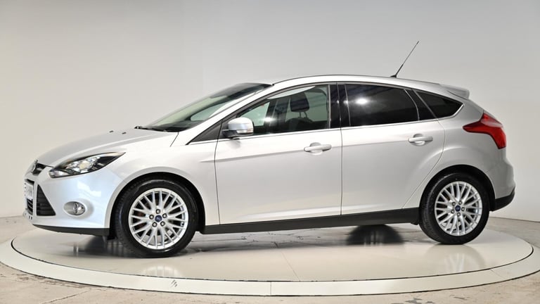 2014 Ford Focus 1.6 TDCi Zetec Euro 5 (s/s) 5dr HATCHBACK Diesel Manual
