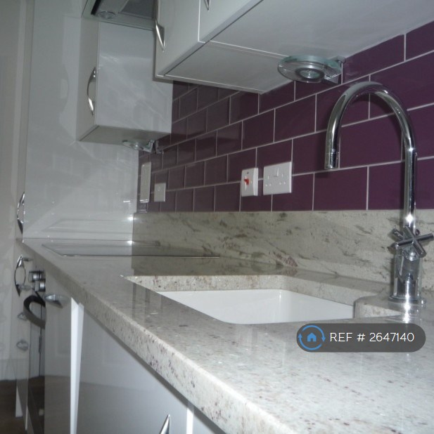 2 bedroom flat in Bawdale Road, East Dulwich, London, SE22 (2 bed) (#2647140)