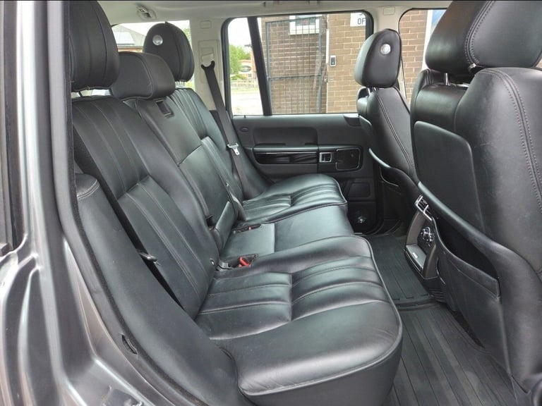 60 2010 LAND ROVER RANGE ROVER 4.4 TDV8 VOGUE AUTO