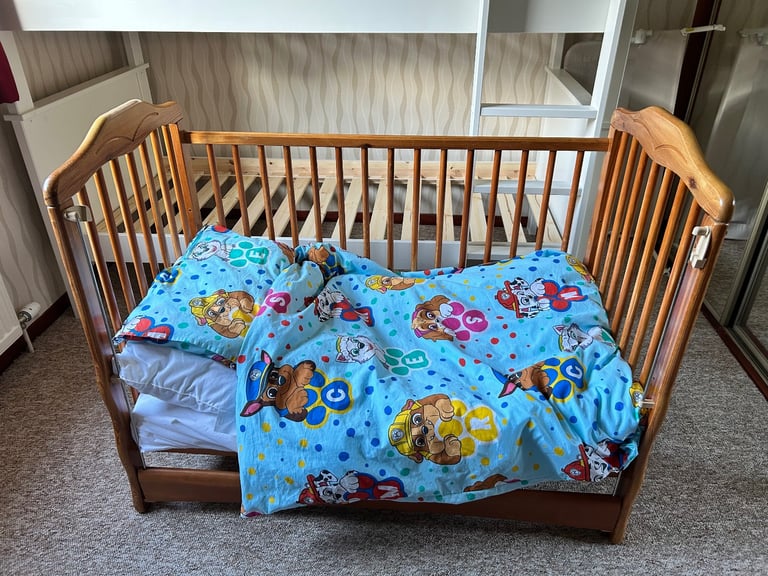 Cot/Toddler bed mattress and bedding 
