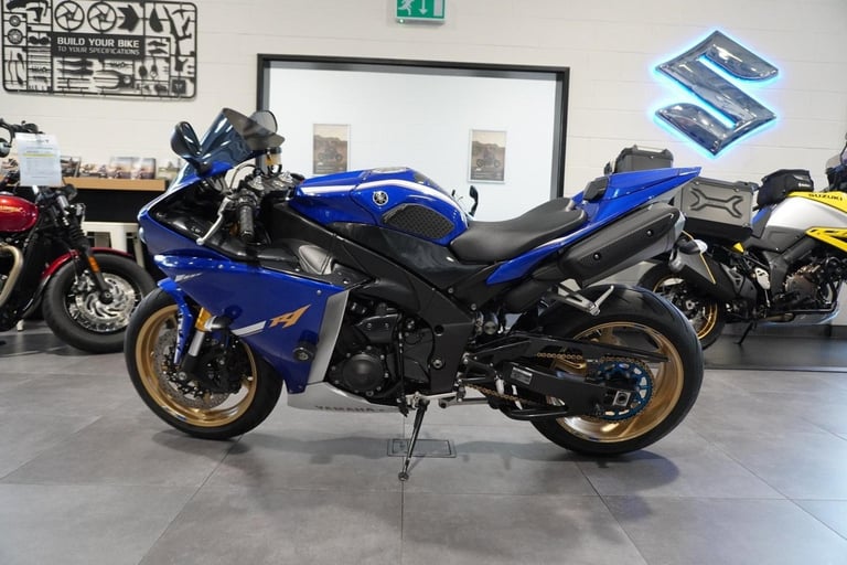 Yamaha YZF-R1 (BIG BANG) 2013, Blue with just 17829miles