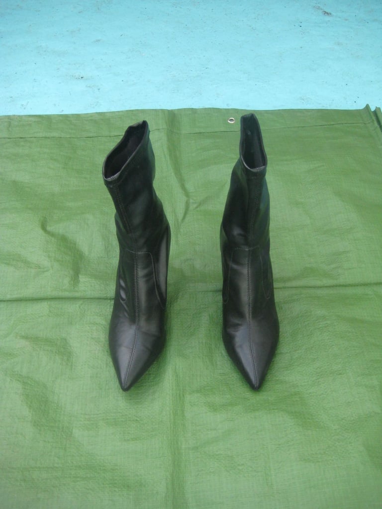 image for Pair of Bershka UK Size 5/Euro Size 38 Ankle Boots with 3.5 Inch/8.5 cm Heels for £10.00