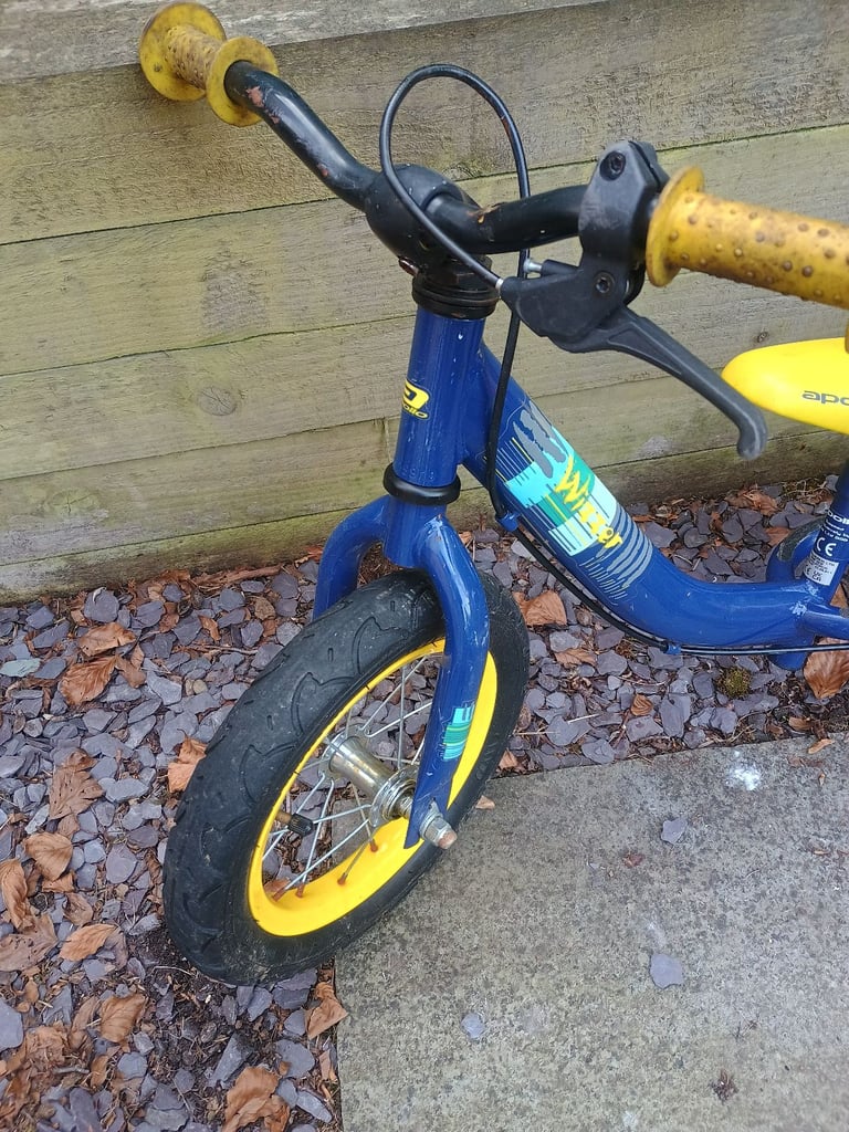 Apollo Wizzer Kids Balance Bike