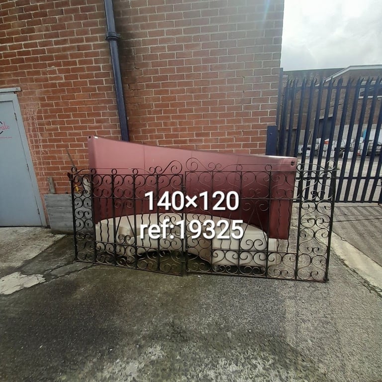 Cast iron gates, Ref:19325 £115.00