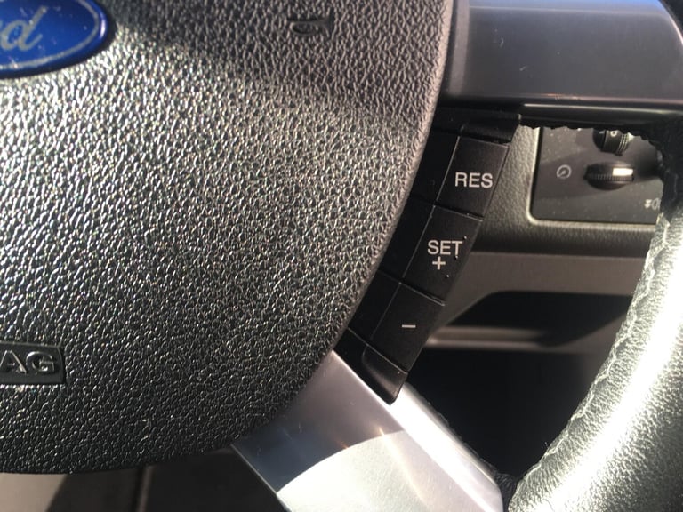 2010 Ford Focus 1.6 Titanium 5dr HATCHBACK Petrol Automatic