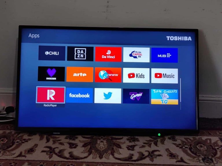 Toshiba Smart TV HDR 4K Ultra HD Led 4e inches for sale 
