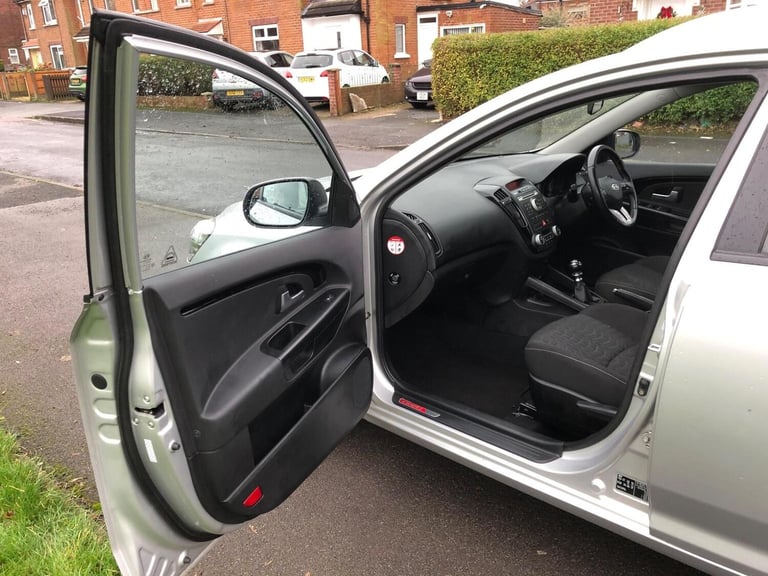 2012 Kia Ceed 1.6 CRDi 3 5dr ESTATE DIESEL Manual