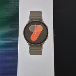 50% off BRAND NEW Samsung Galaxy Watch 7