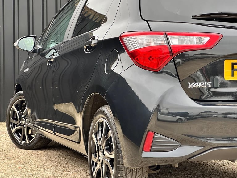 2018 Toyota Yaris 1.5 Hybrid Design 5dr CVT HATCHBACK PETROL/ELECTRIC Automatic