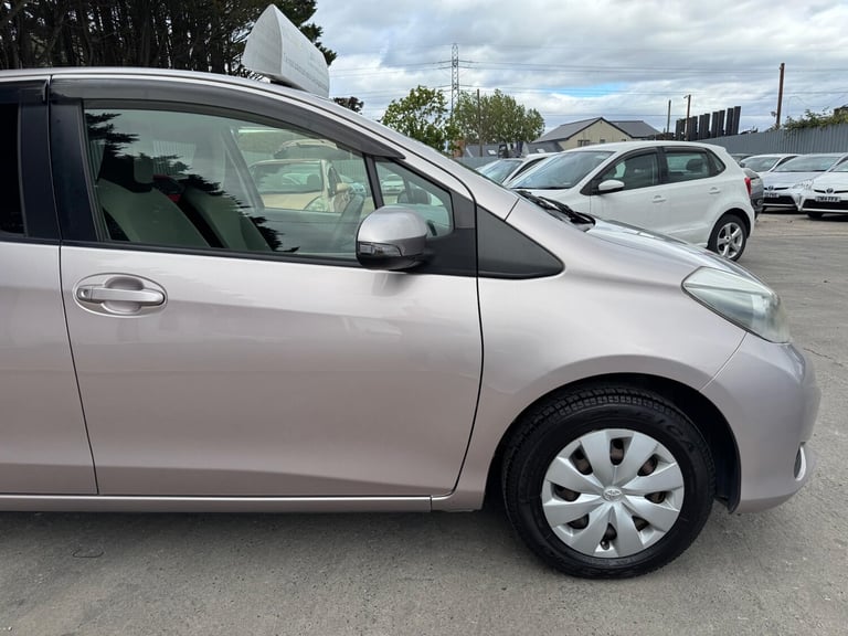 2012 Toyota Vitz YARIS 1.0 AUTO 5DR Hatchback Petrol Automatic