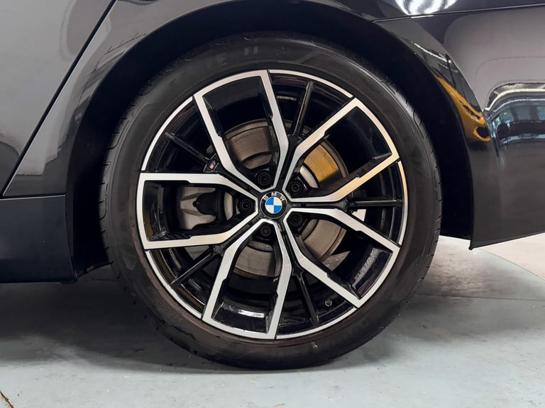 2022 BMW 5 Series 520i M Sport Saloon SALOON Petrol/Electric Hybrid Automatic