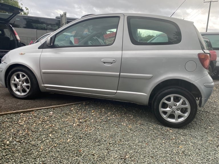 2004 Toyota Yaris 1.3 VVT-i T Spirit 3dr Auto HATCHBACK Petrol Automatic