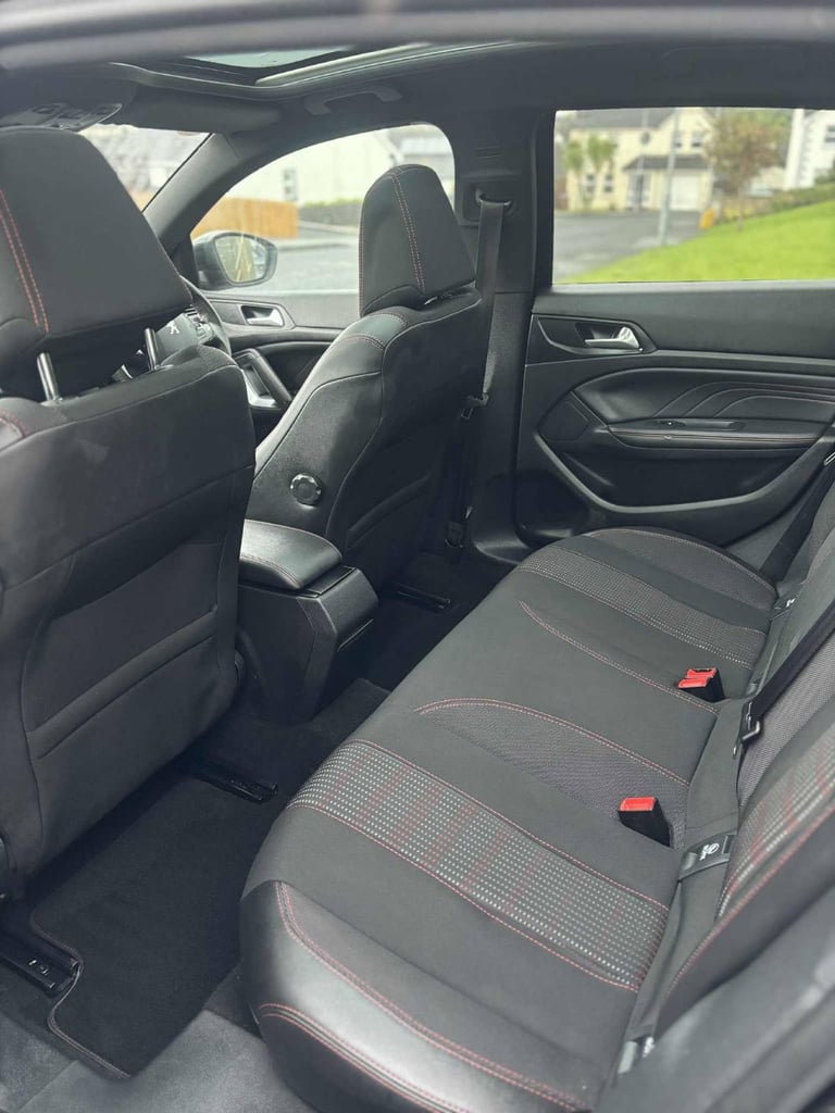 Peugeot, 308, Hatchback, 2018, Manual, 1499 (cc), 5 doors
