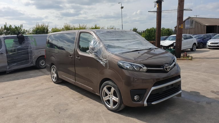 image for **For breaking** Toyota Proace Verso Shuttle, 2.0 diesel 6 speed (2018).