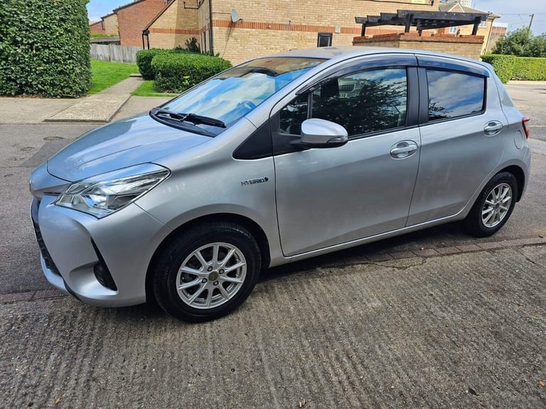 2018 Toyota Yaris 1.5 VVT-h Icon Tech E-CVT Euro 6 (s/s) 5dr Hatchback HYBRID ELECTRIC Automatic