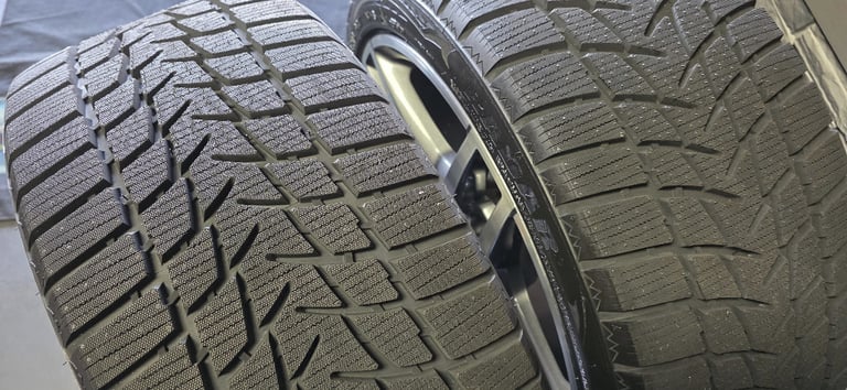 Mercedes Genuine AMG 19 alloy wheels + 4 x tyres 245 40 19 / 275 35 19 All Season