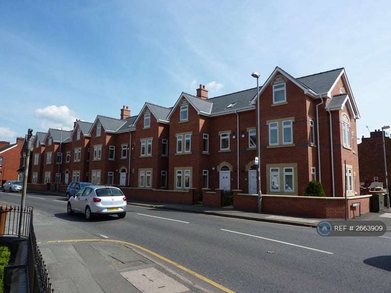 2 bedroom flat in Mulsanne Row, Crewe, CW1 (2 bed) (#2663909)