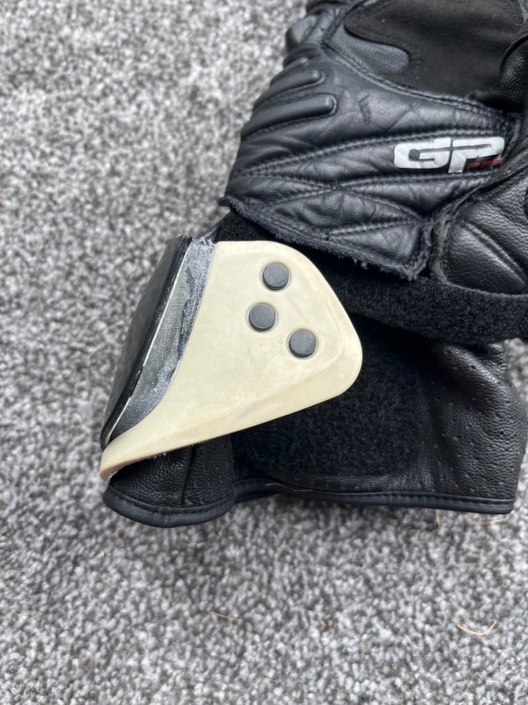 Alpinestars GP pro gloves - Dainese 