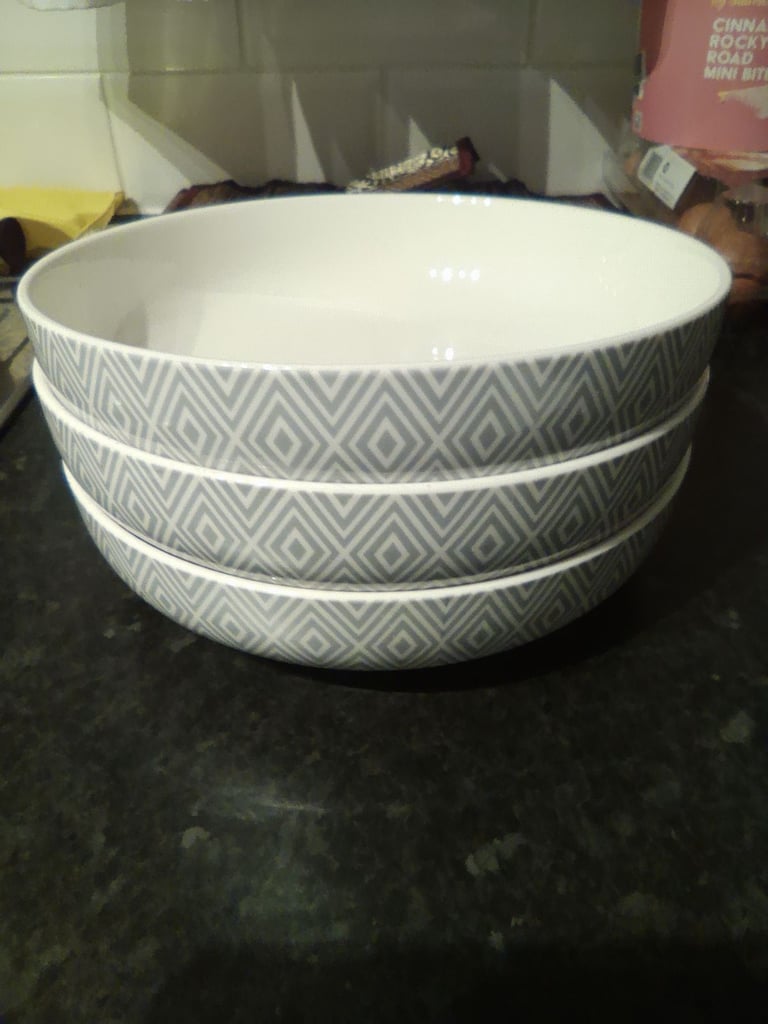 image for Set of three large porcelain china bowls white with grey lattice pattern 