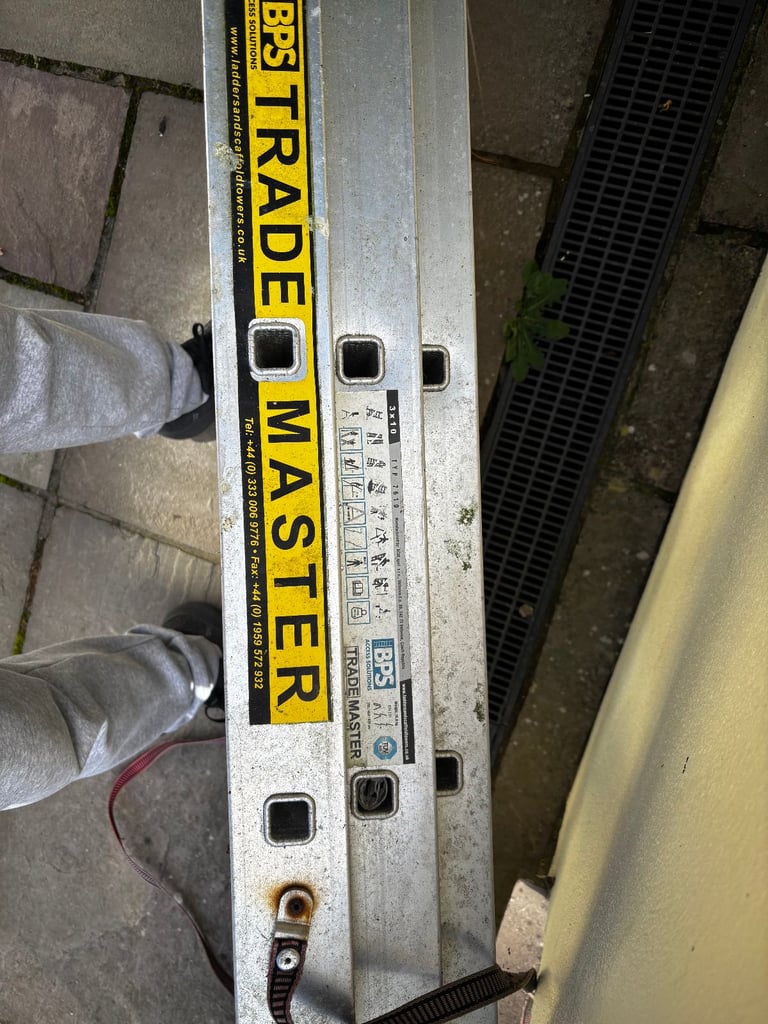 Trade Master 3 Section Extention Ladder with Stabilising Bar - 6.25m