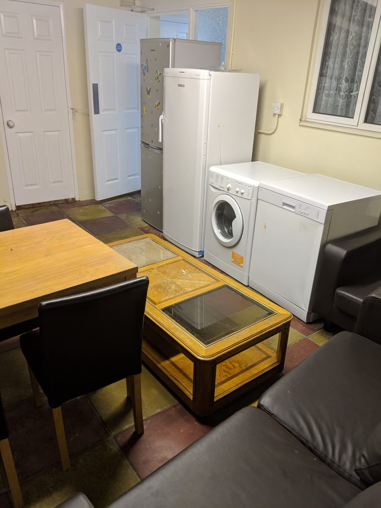 5 bedroom house in Beautiful Shared Accommodation â Ensuite Double Rooms Available in Ilford, Redbri