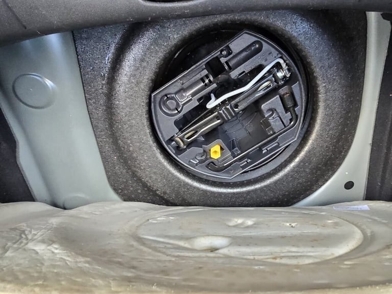 2017 DS Automobiles DS 3 1.2 PureTech Prestige Hatchback 3dr Petrol Manual Euro 6 (s/s) (130 ps) ...