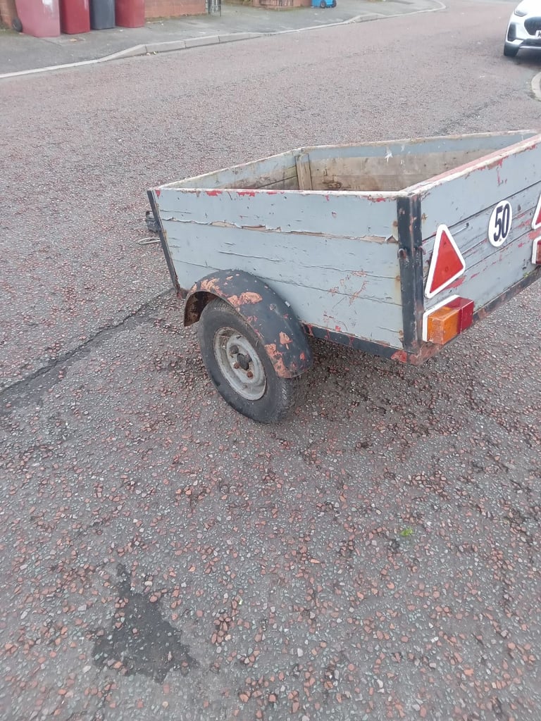 Trailer 4ft by 34 inches 