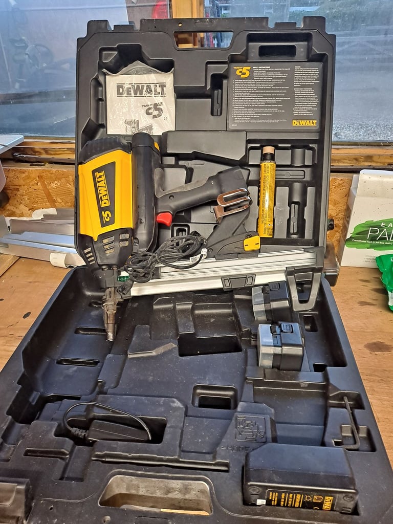 DeWalt C5 Trak-it gun, Concrete nail gun with box of nails