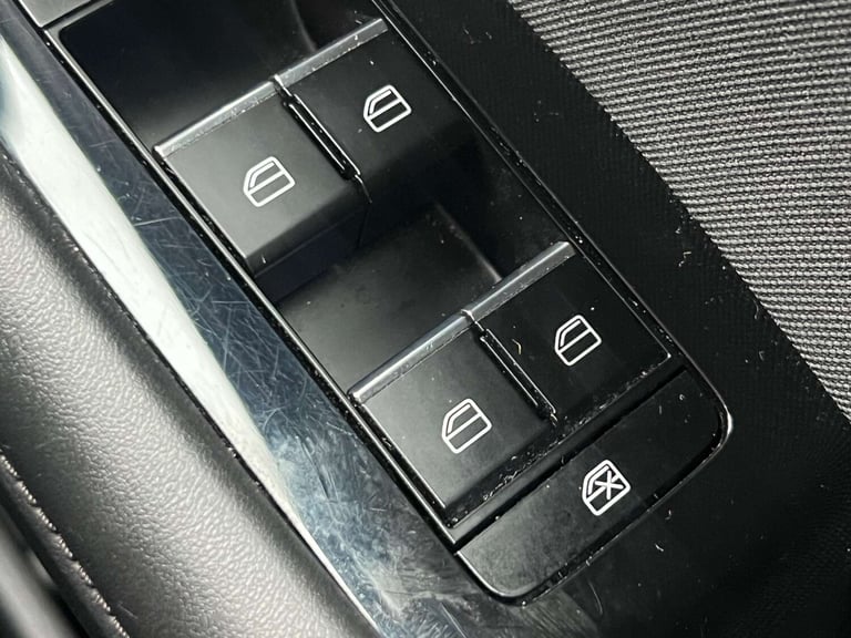 2021 Mazda Mazda3 2.0 e-SKYACTIV-G MHEV SE-L Lux Euro 6 (s/s) 5dr Hatchback Petrol Manual