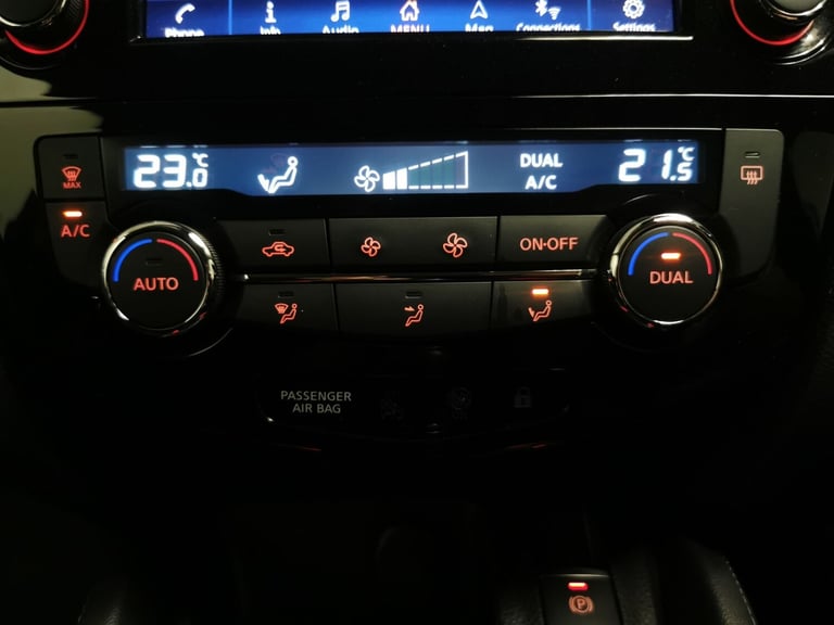 2019 Nissan Qashqai 1.3 DiG-T N-Connecta 5dr HATCHBACK PETROL Manual