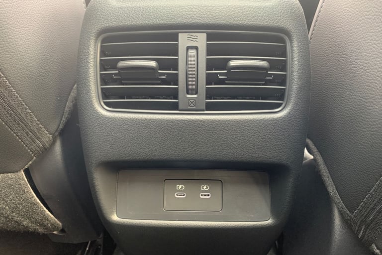 2025 Nissan Qashqai 1.5 E-Power N-Connecta [Glass Roof] 5dr Auto Hatchback Hybrid Automatic