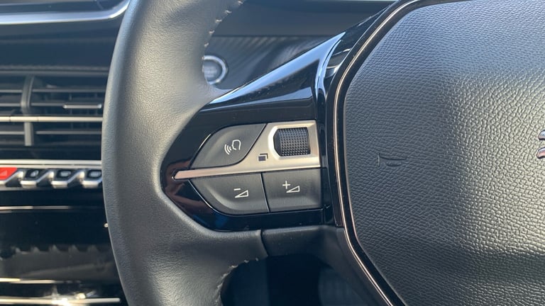 2021 Peugeot 2008 50kWh Allure Premium SUV 5dr Electric Auto (136 ps) SUV Electric Automatic