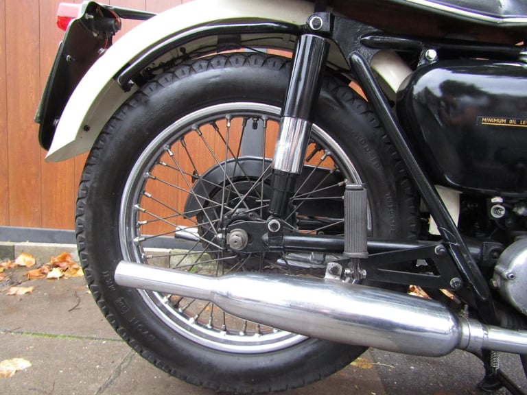 TRIUMPH TIGER T110 BONNEVILLE LOOKALIKE 1957  PRE UNIT . 8319 MILES .