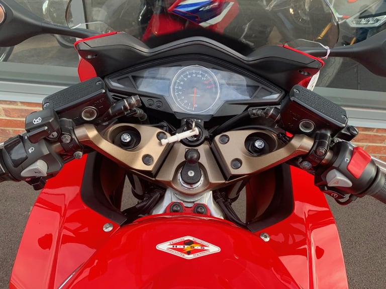 Honda VFR 800 - 2 YEAR WARRANTY 