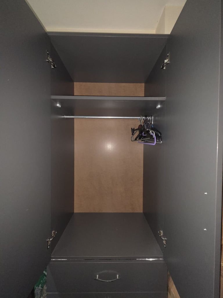 Double door wardrobe with mirror and drawers