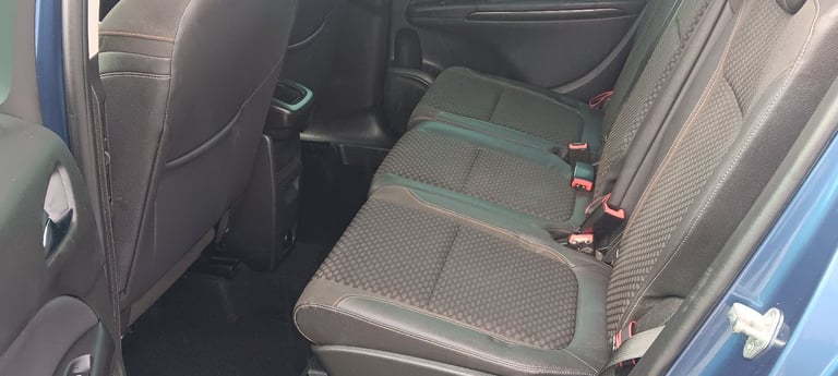 7 Seater Vauxhall Zafira Tourer 2.0