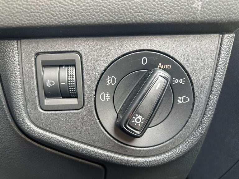 2022 Volkswagen Polo MK6 Facelift (2021) 1.0 TSI 95PS R-Line MANUAL Hatchback Petrol Manual